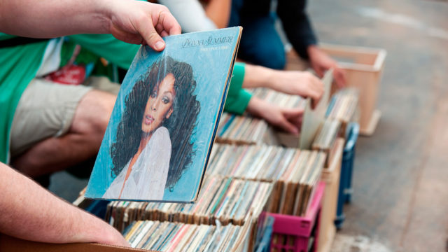 Petites Puces Bruxelles Reportage Evénements #124 Aurélie Choiral